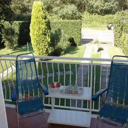 Σπίτι διακοπών Beautiful And Comfortable With Garden And Close To The
