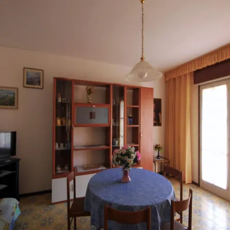 Beautiful And Comfortable With Garden And Close To The *